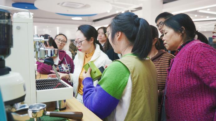 业” 锦江区11月轻创课程开放中不朽情缘app小技能赋能“微创(图2) 业” 锦江区11月轻创课程开放中不朽情缘app小技能赋能“微创(图2)